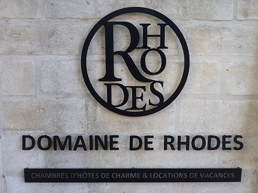Face de la demeure du Domaine de Rhodes